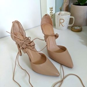 Nude pointed toe heels with lacing straps - Size 7